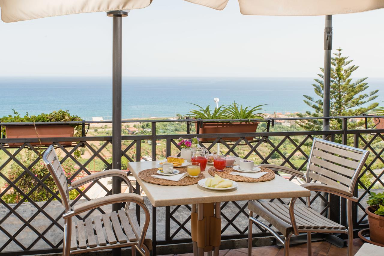 Hotel Villa Mare Altavilla Milicia Exterior foto